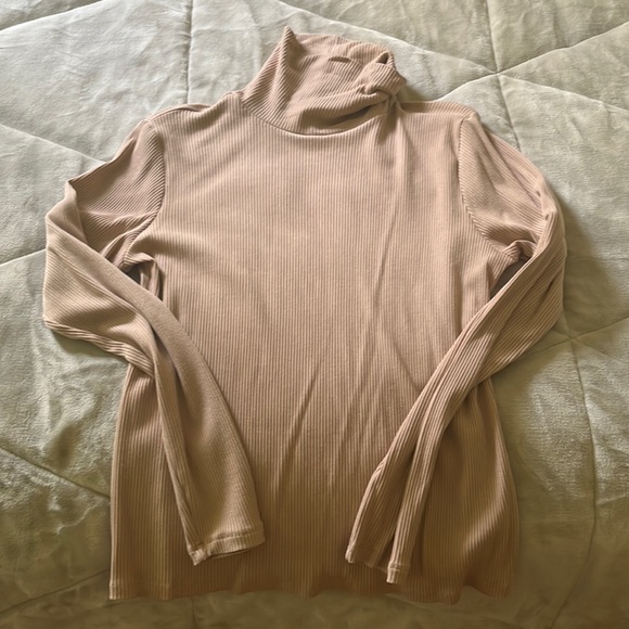 Old Navy Tops - old Navy tan turtleneck